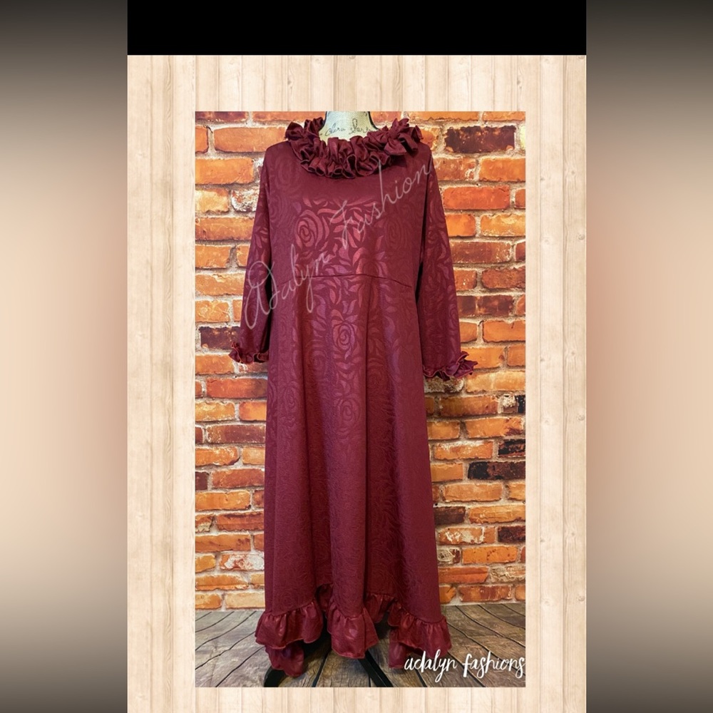 Burgundy dress🖤